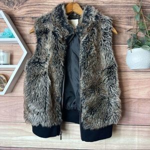 𝅺Copper Key Faux Fur Zip Up‎ Vest
